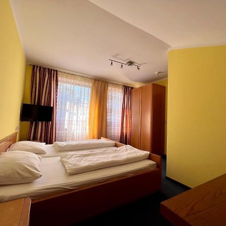 Hotel-Gasthof Deutschmeister Donauwoerth Ngoại thất bức ảnh