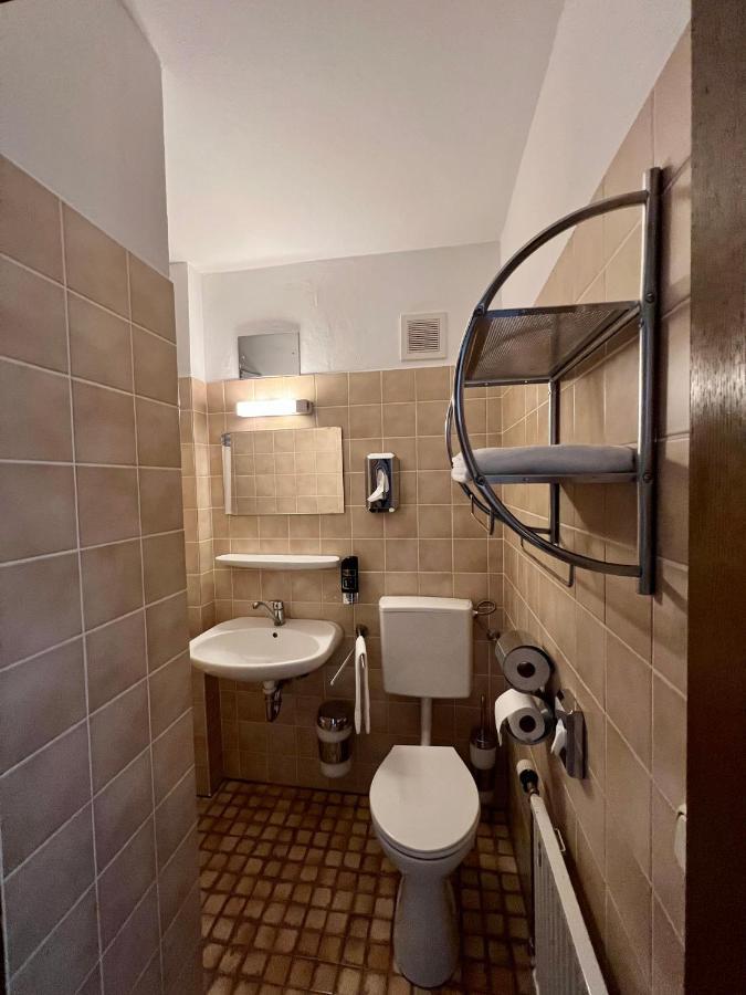 Hotel-Gasthof Deutschmeister Donauwoerth Ngoại thất bức ảnh