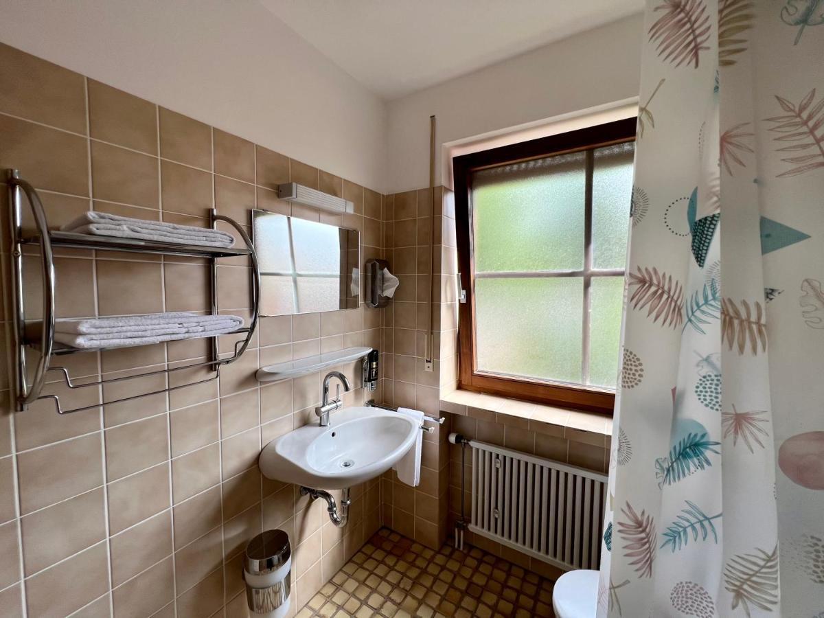 Hotel-Gasthof Deutschmeister Donauwoerth Ngoại thất bức ảnh