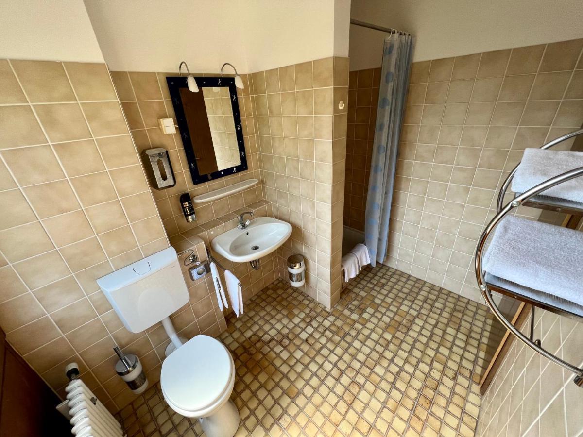 Hotel-Gasthof Deutschmeister Donauwoerth Ngoại thất bức ảnh