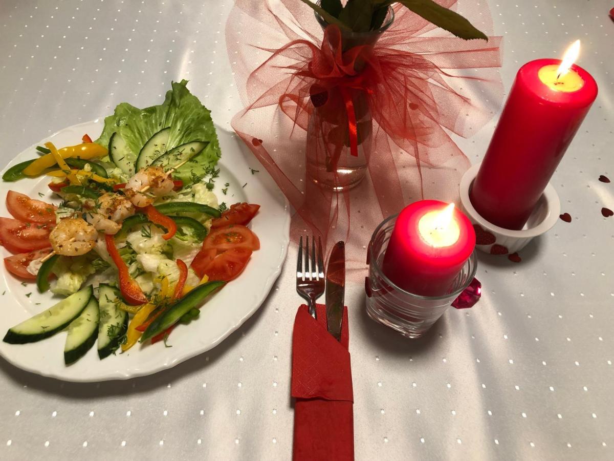 Hotel-Gasthof Deutschmeister Donauwoerth Ngoại thất bức ảnh